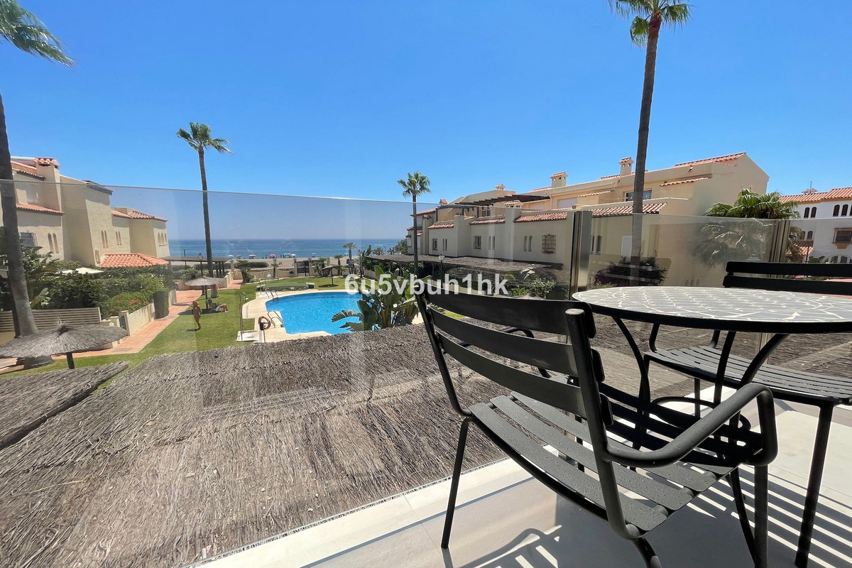 3 Bed Townhouse for sale in Casares Costa Del Sol, Málaga, Spain