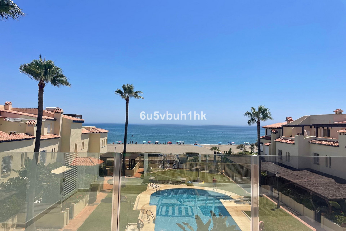 3 Bed Townhouse for sale in Casares Costa Del Sol, Málaga, Spain