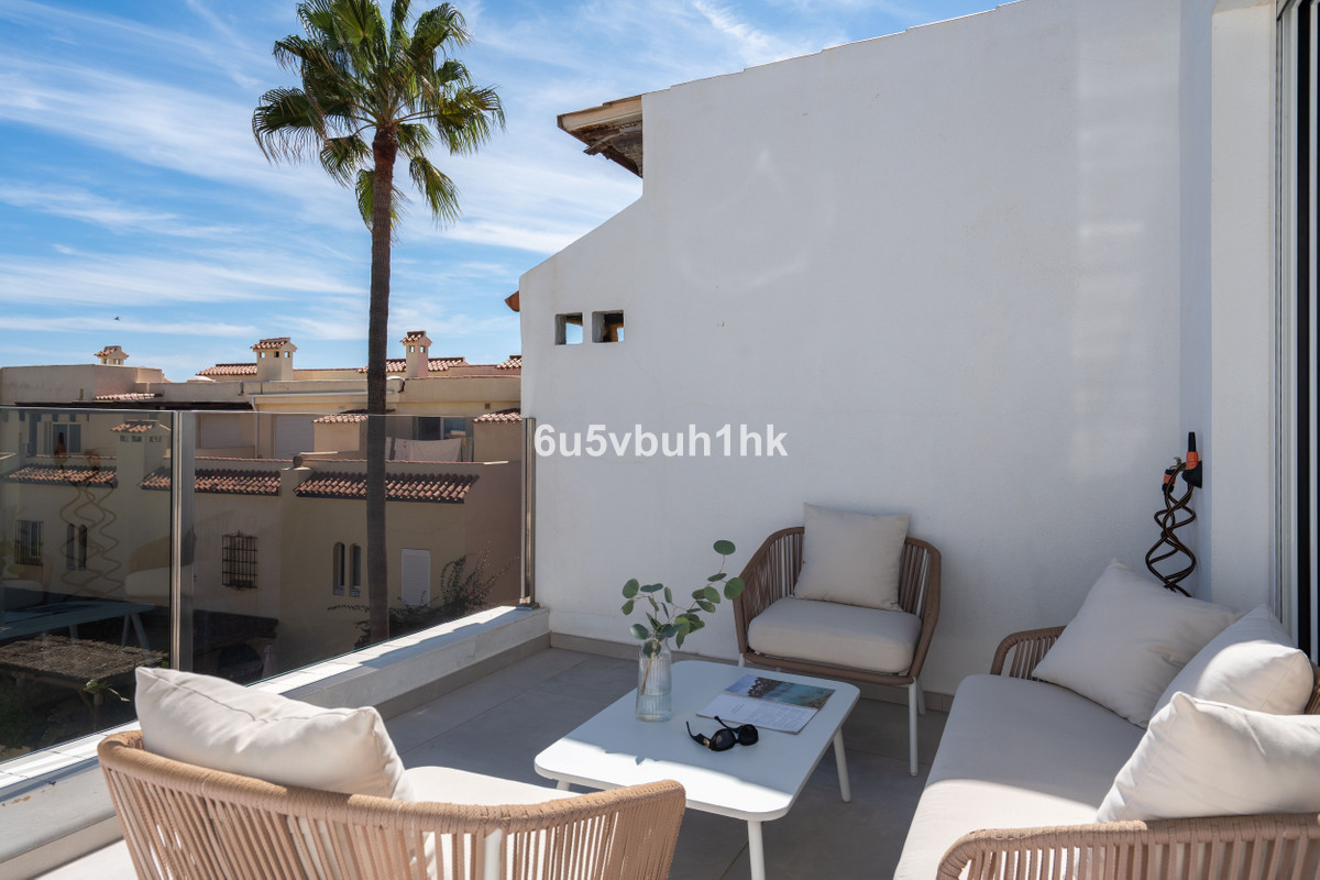 3 Bed Townhouse for sale in Casares Costa Del Sol, Málaga, Spain