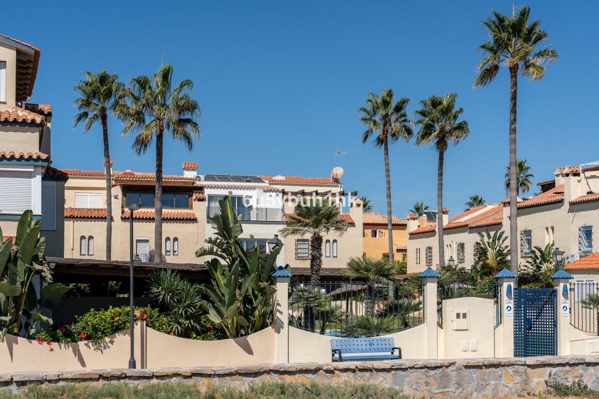 3 Bed Townhouse for sale in Casares Costa Del Sol, Málaga, Spain