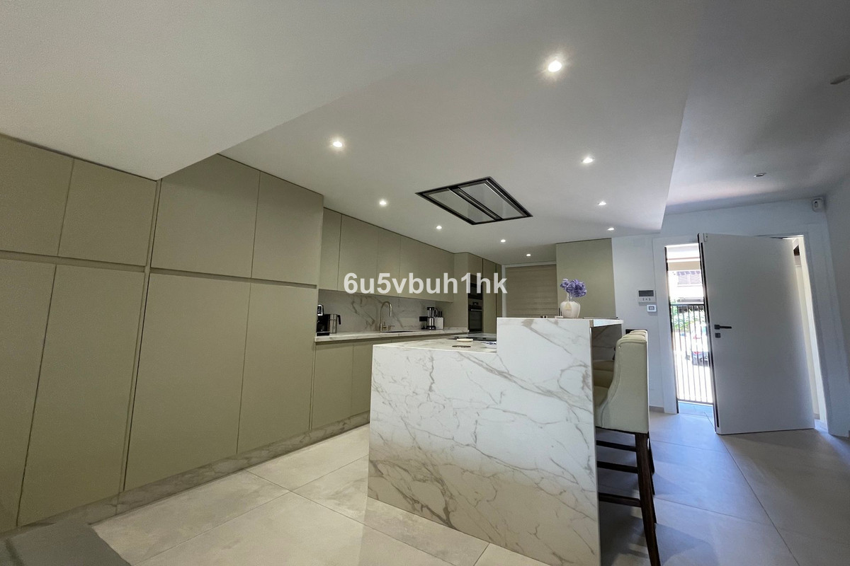 3 Bed Townhouse for sale in Casares Costa Del Sol, Málaga, Spain