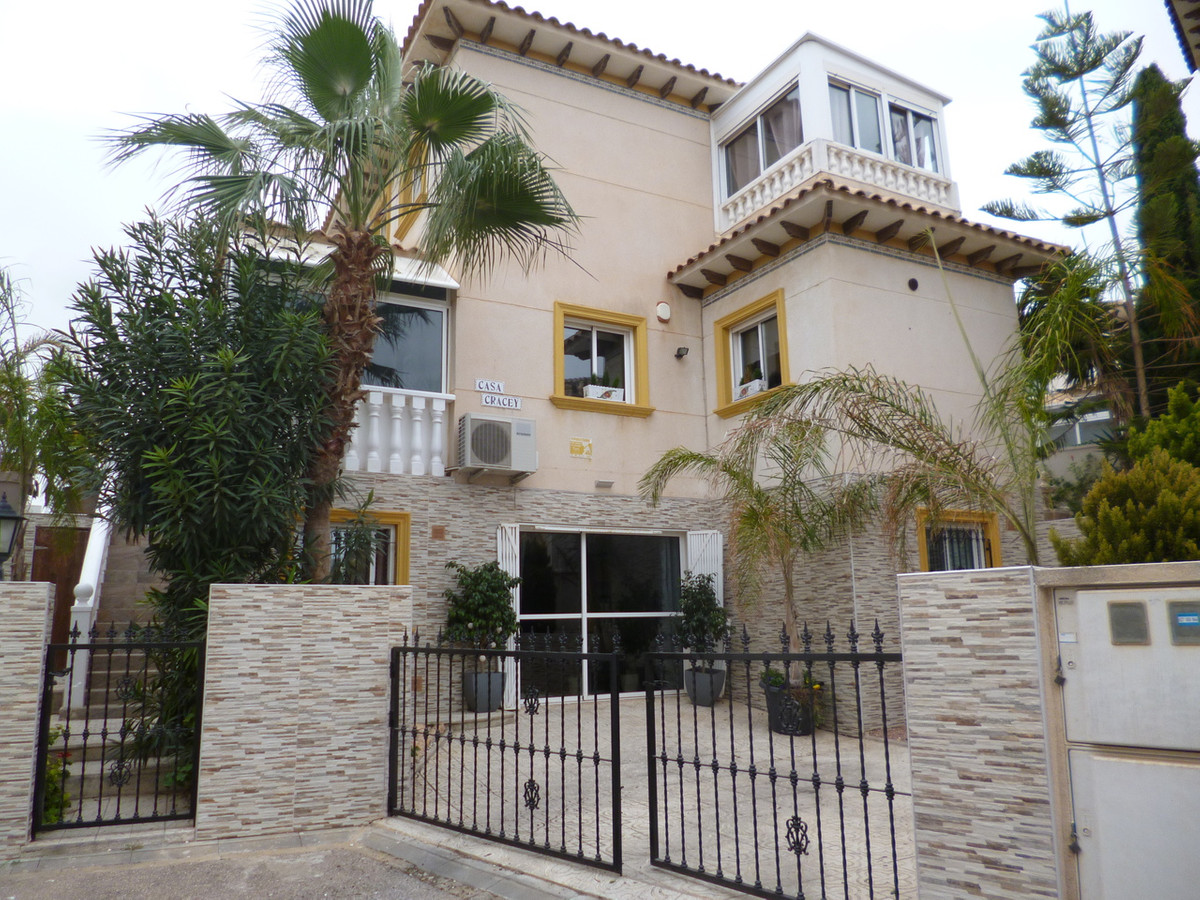 4 Bed Townhouse for sale in Playa Flamenca Costa Blanca, Alicante, Spain