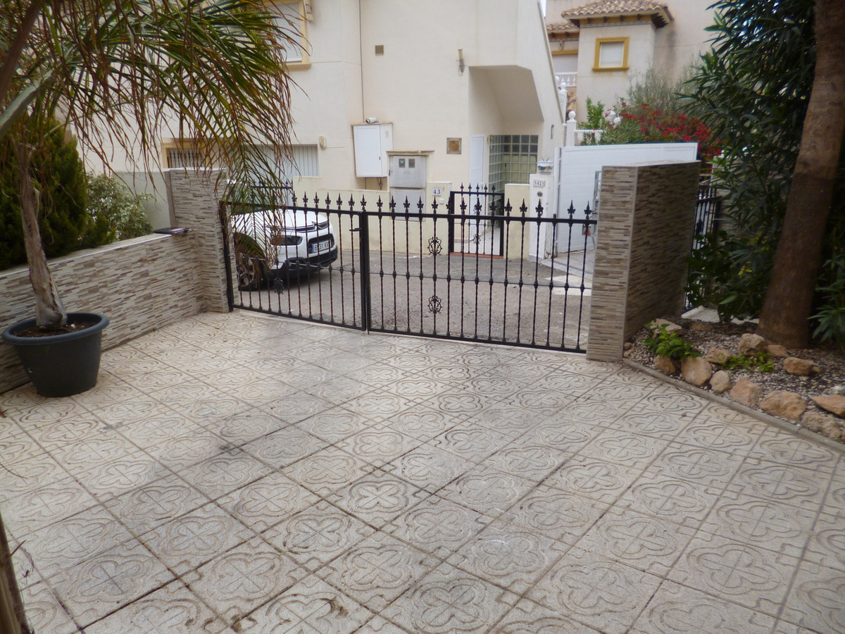 4 Bed Townhouse for sale in Playa Flamenca Costa Blanca, Alicante, Spain
