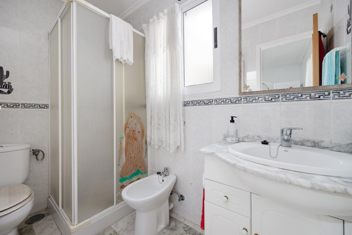 Se vende Apartamento Planta Baja de 3 dormitorios en Costa Blanca, Alicante, España