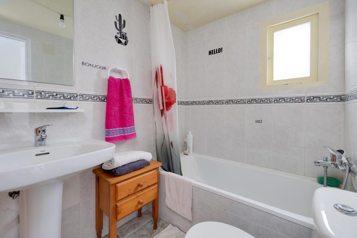 Se vende Apartamento Planta Baja de 3 dormitorios en Costa Blanca, Alicante, España
