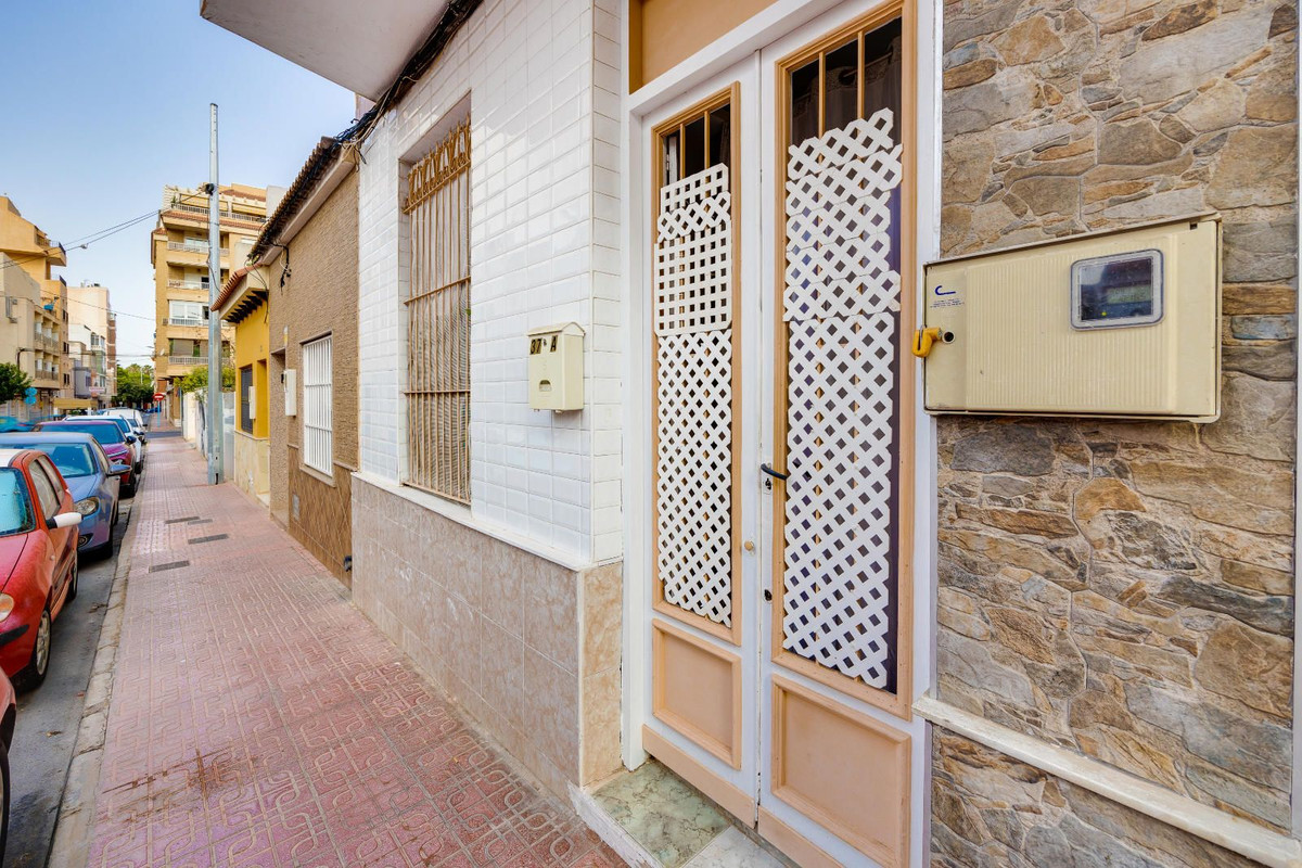 Se vende Apartamento Planta Baja de 3 dormitorios en Costa Blanca, Alicante, España