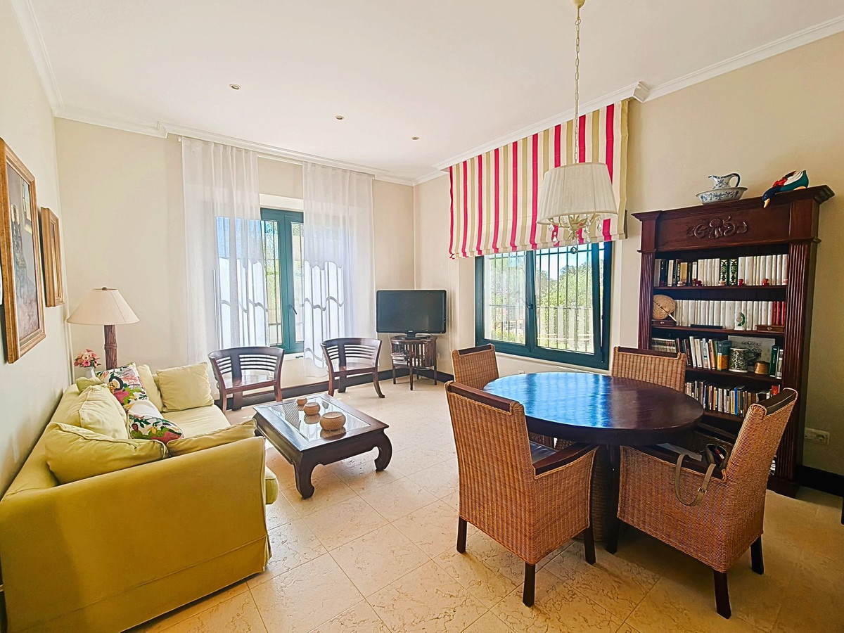Se vende Villa - Chalet de 7 dormitorios en Costa Del Sol, Cadiz, España