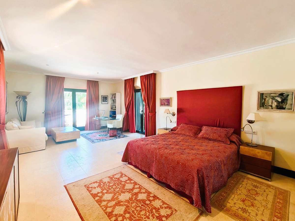 Se vende Villa - Chalet de 7 dormitorios en Costa Del Sol, Cadiz, España