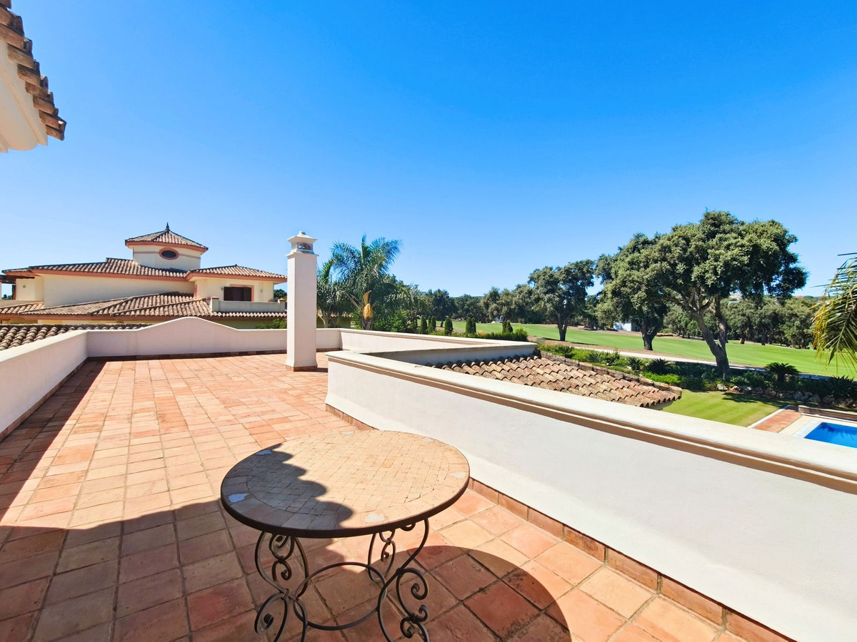 Se vende Villa - Chalet de 7 dormitorios en Costa Del Sol, Cadiz, España