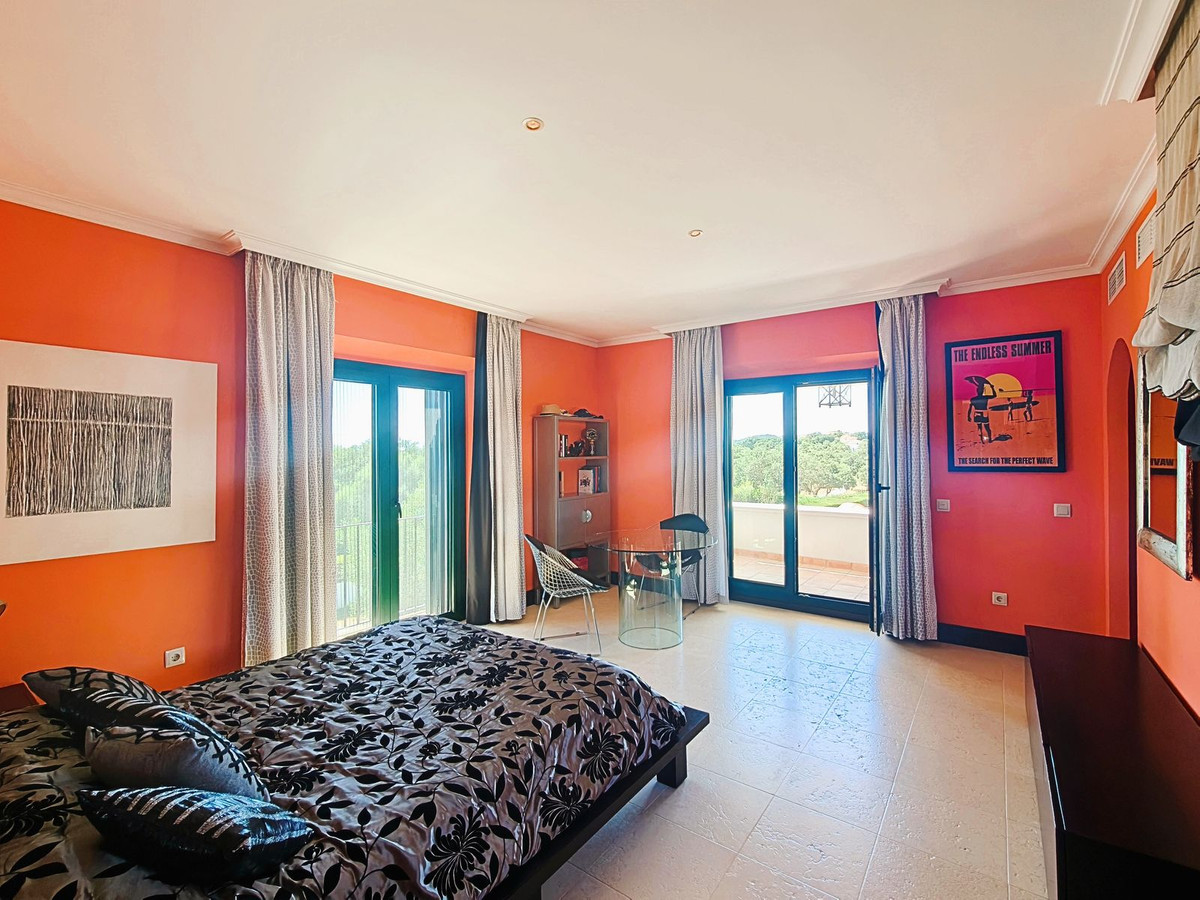 Se vende Villa - Chalet de 7 dormitorios en Costa Del Sol, Cadiz, España