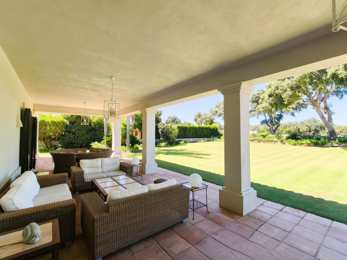 Se vende Villa - Chalet de 7 dormitorios en Costa Del Sol, Cadiz, España