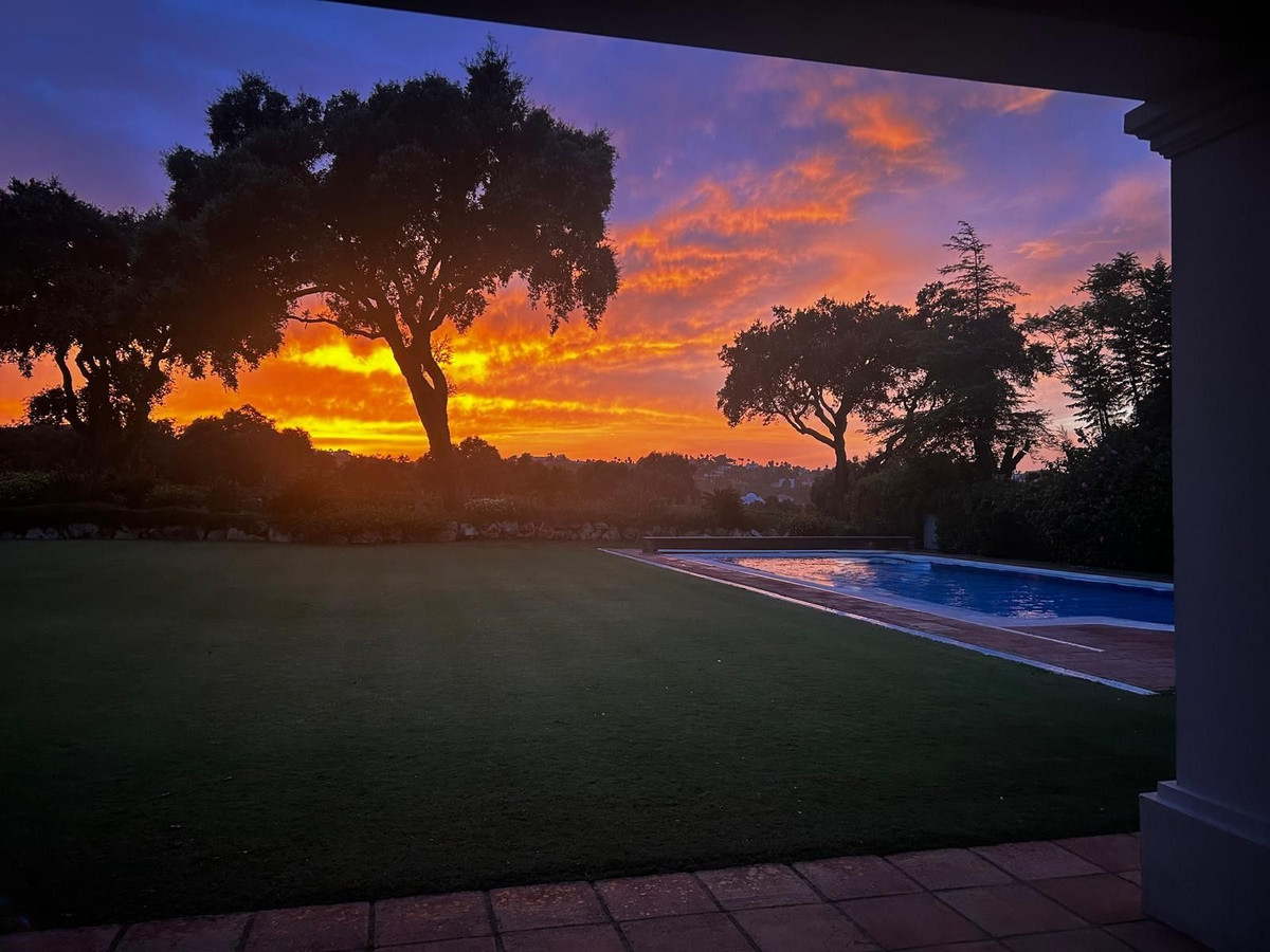 Se vende Villa - Chalet de 7 dormitorios en Costa Del Sol, Cadiz, España