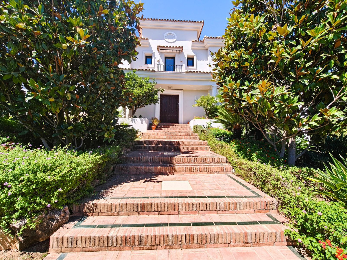 Se vende Villa - Chalet de 7 dormitorios en Costa Del Sol, Cadiz, España