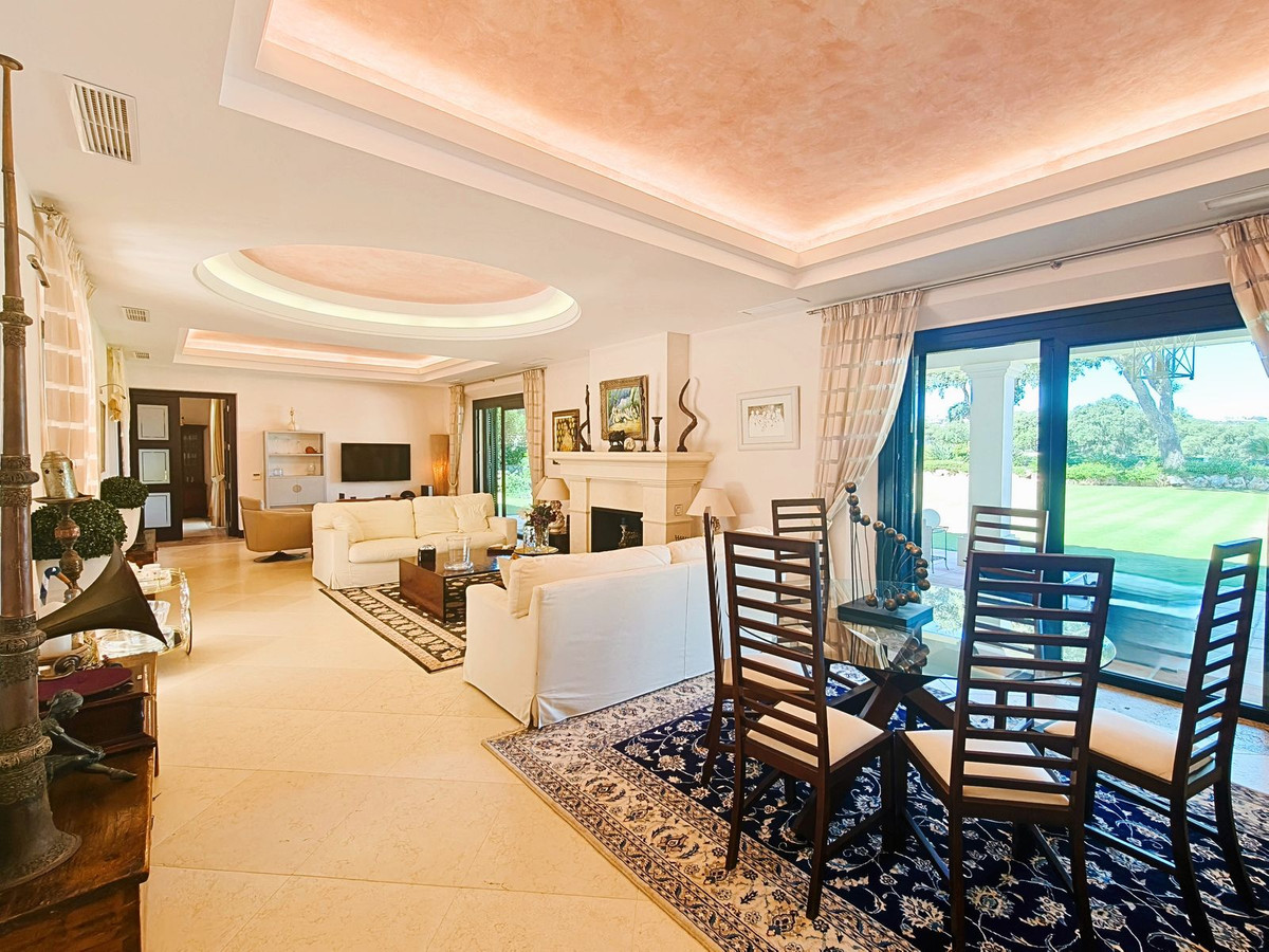 Se vende Villa - Chalet de 7 dormitorios en Costa Del Sol, Cadiz, España