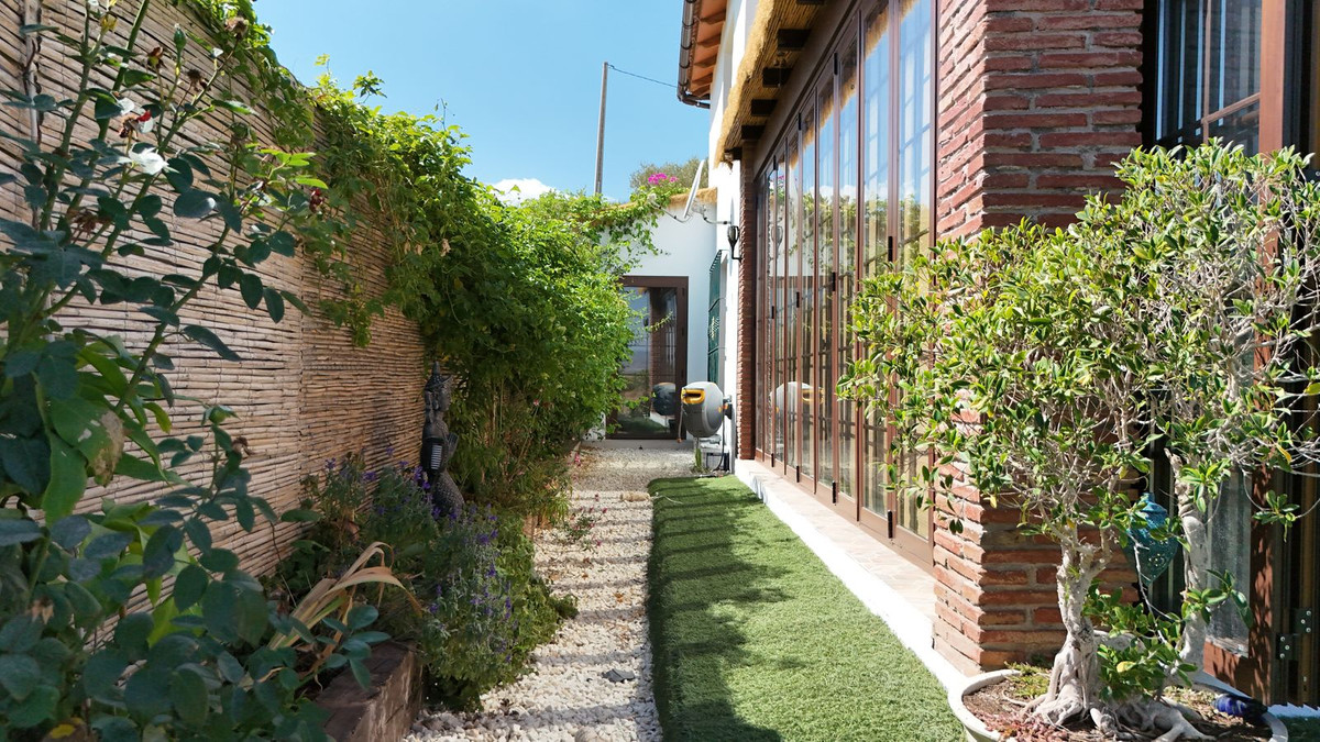 2 Bed Townhouse for sale in Coín Costa Del Sol, Málaga, Spain