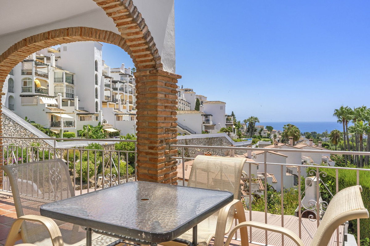 Se vende Pareada de 5 dormitorios en Costa Del Sol, Málaga, España