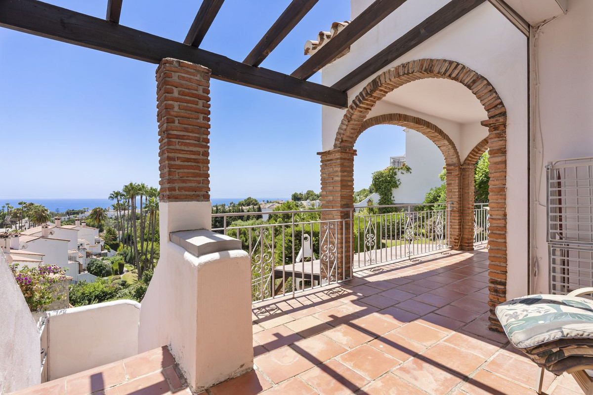 Se vende Pareada de 5 dormitorios en Costa Del Sol, Málaga, España