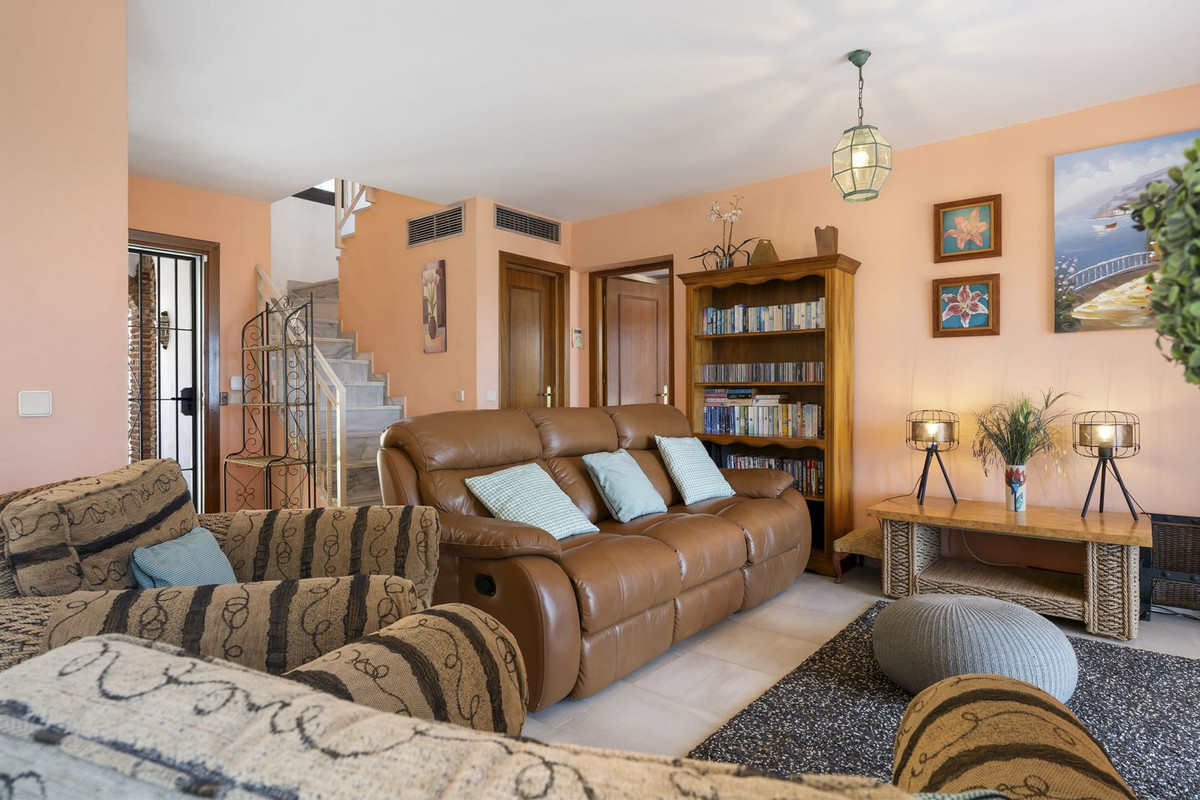 Se vende Pareada de 5 dormitorios en Costa Del Sol, Málaga, España
