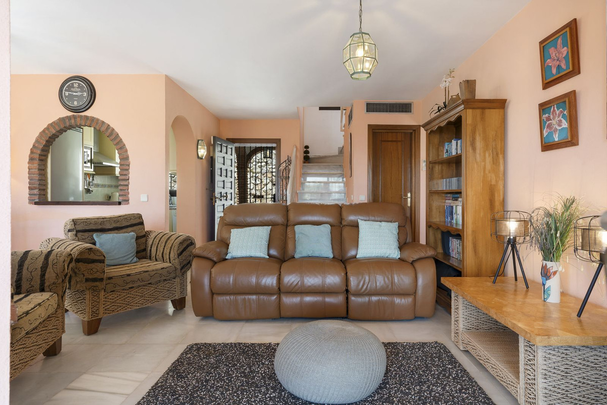 Se vende Pareada de 5 dormitorios en Costa Del Sol, Málaga, España