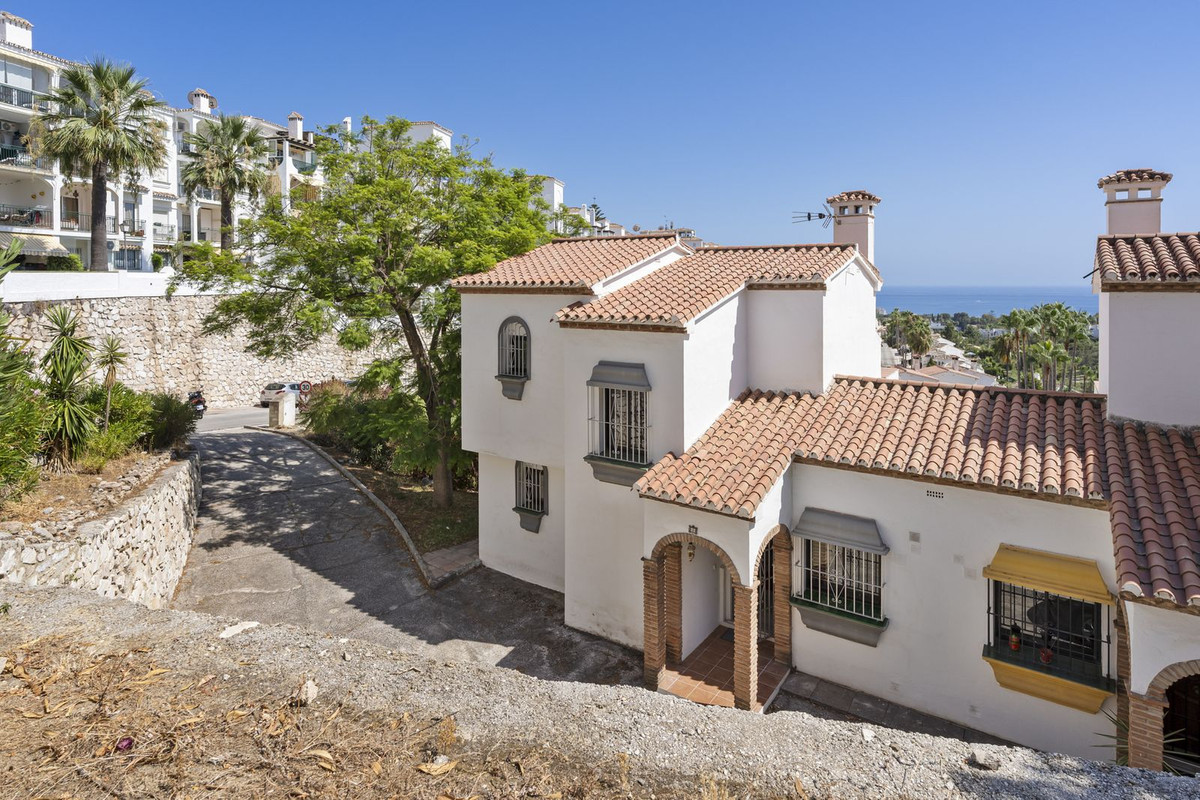 Se vende Pareada de 5 dormitorios en Costa Del Sol, Málaga, España
