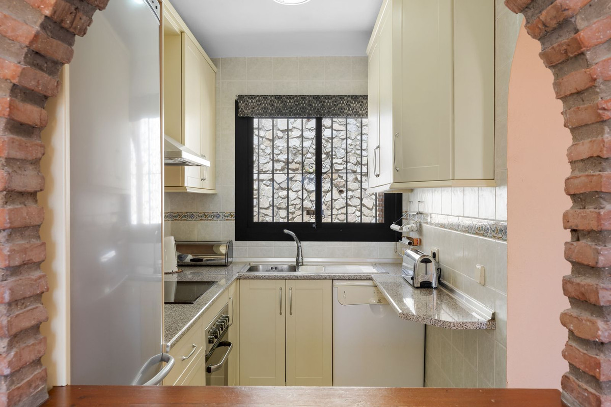 Se vende Pareada de 5 dormitorios en Costa Del Sol, Málaga, España