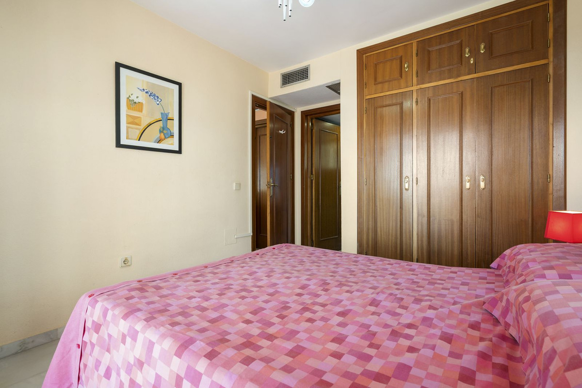 Se vende Pareada de 5 dormitorios en Costa Del Sol, Málaga, España