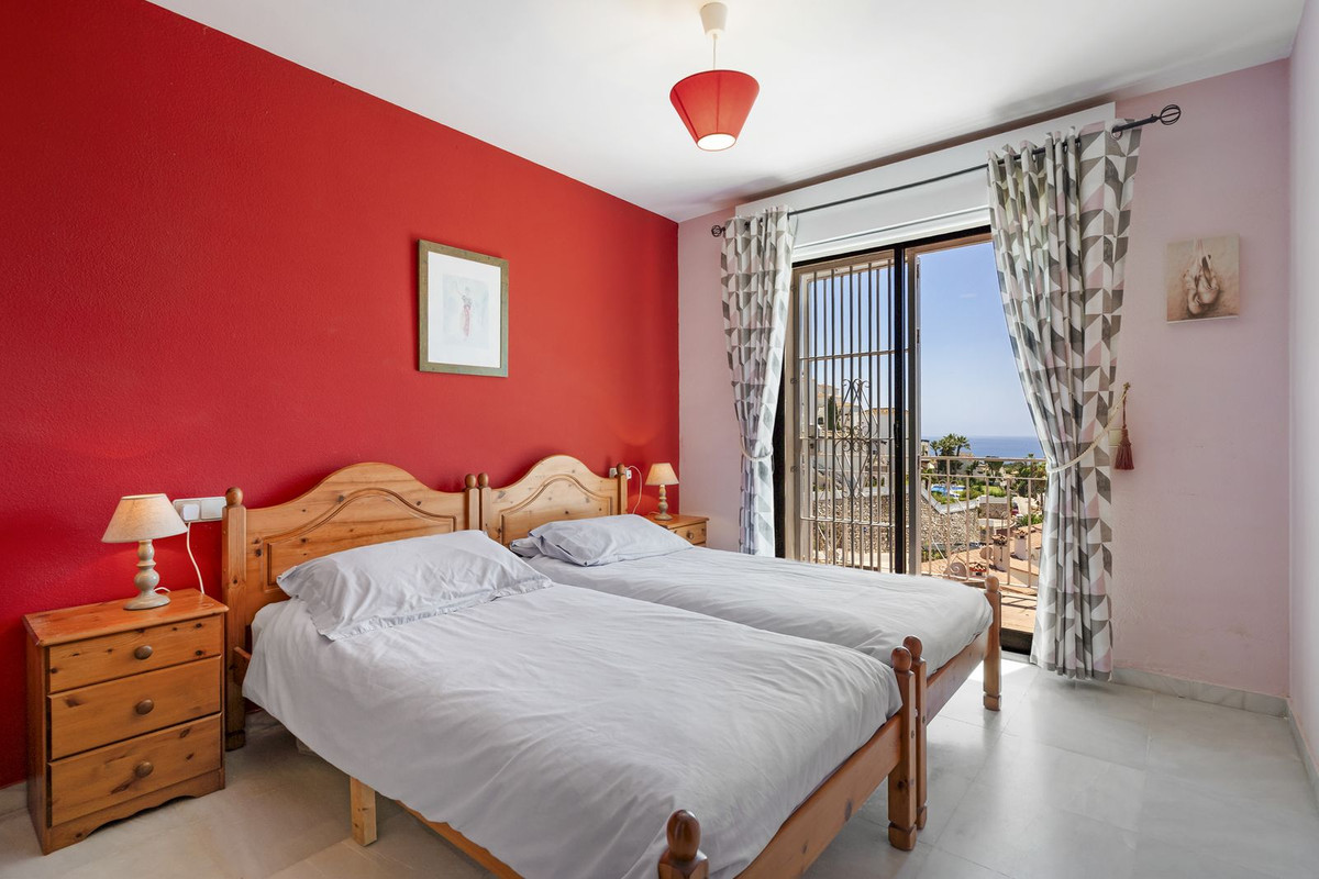 Se vende Pareada de 5 dormitorios en Costa Del Sol, Málaga, España