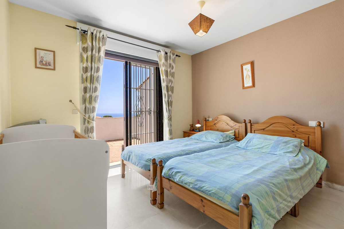Se vende Pareada de 5 dormitorios en Costa Del Sol, Málaga, España