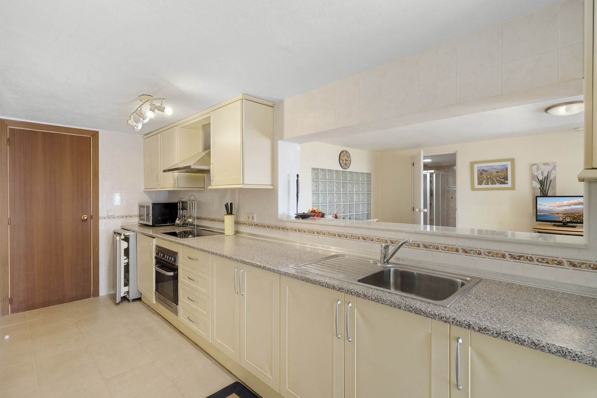 Se vende Pareada de 5 dormitorios en Costa Del Sol, Málaga, España