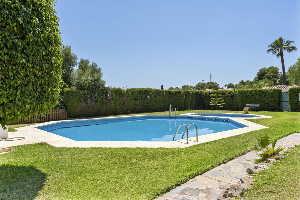 Se vende Pareada de 5 dormitorios en Costa Del Sol, Málaga, España