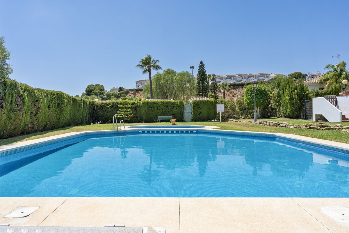 Se vende Pareada de 5 dormitorios en Costa Del Sol, Málaga, España
