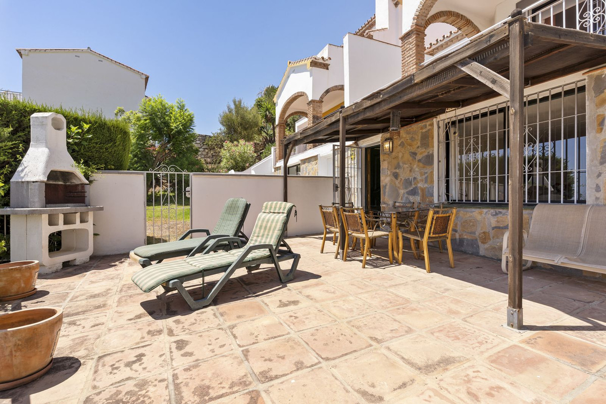 Se vende Pareada de 5 dormitorios en Costa Del Sol, Málaga, España