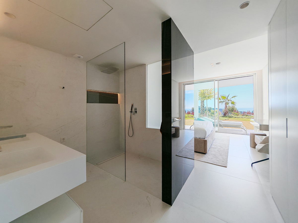 3 Bed Apartment for sale in Ojén Costa Del Sol, Málaga, Spain