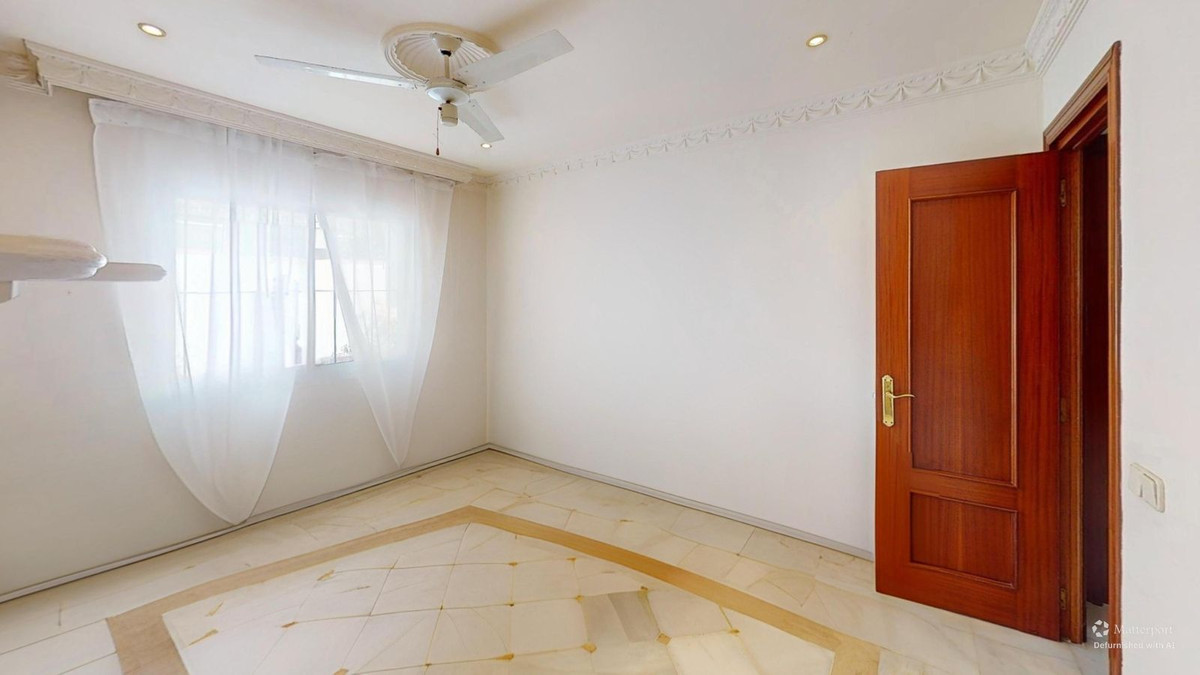 Se vende Villa - Chalet de 4 dormitorios en Costa Del Sol, Málaga, España
