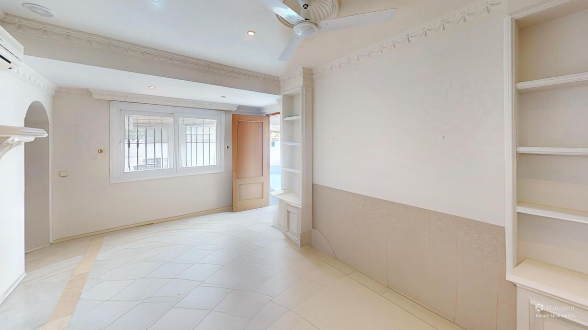 Se vende Villa - Chalet de 4 dormitorios en Costa Del Sol, Málaga, España