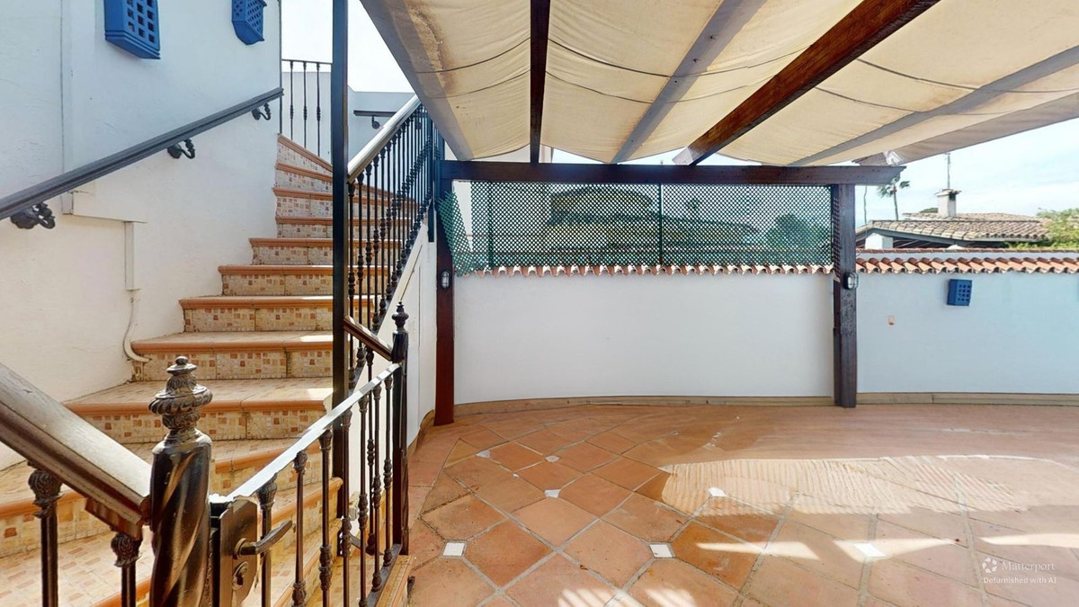 Se vende Villa - Chalet de 4 dormitorios en Costa Del Sol, Málaga, España