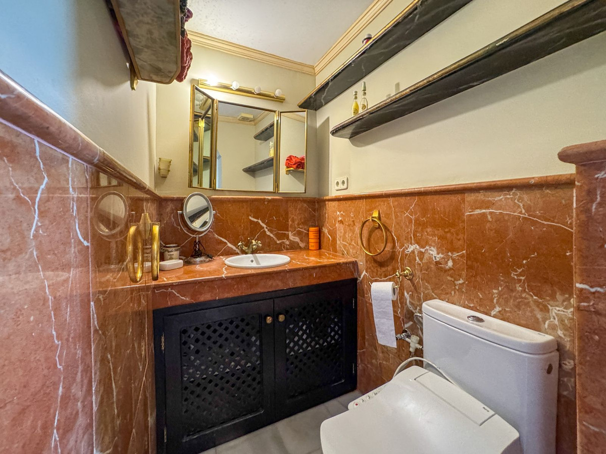 Se vende Villa - Chalet de 4 dormitorios en Costa Del Sol, Málaga, España