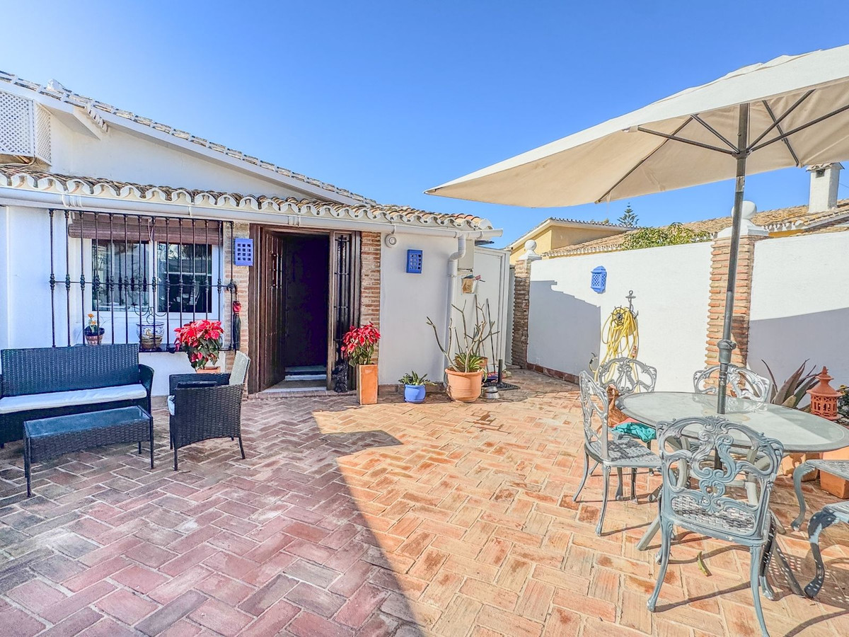 Se vende Villa - Chalet de 4 dormitorios en Costa Del Sol, Málaga, España