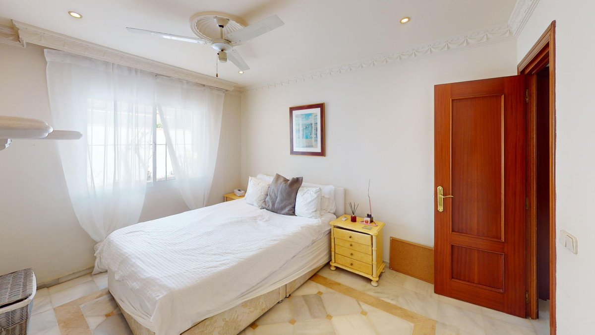 Se vende Villa - Chalet de 4 dormitorios en Costa Del Sol, Málaga, España