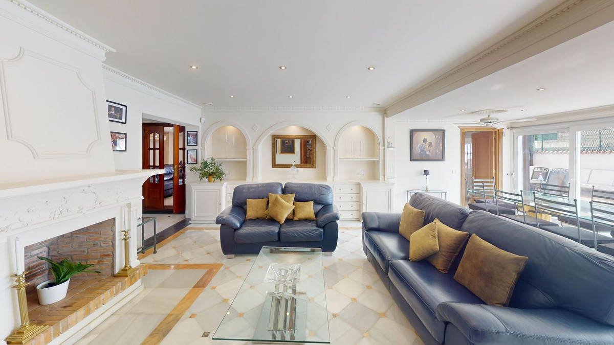 Se vende Villa - Chalet de 4 dormitorios en Costa Del Sol, Málaga, España