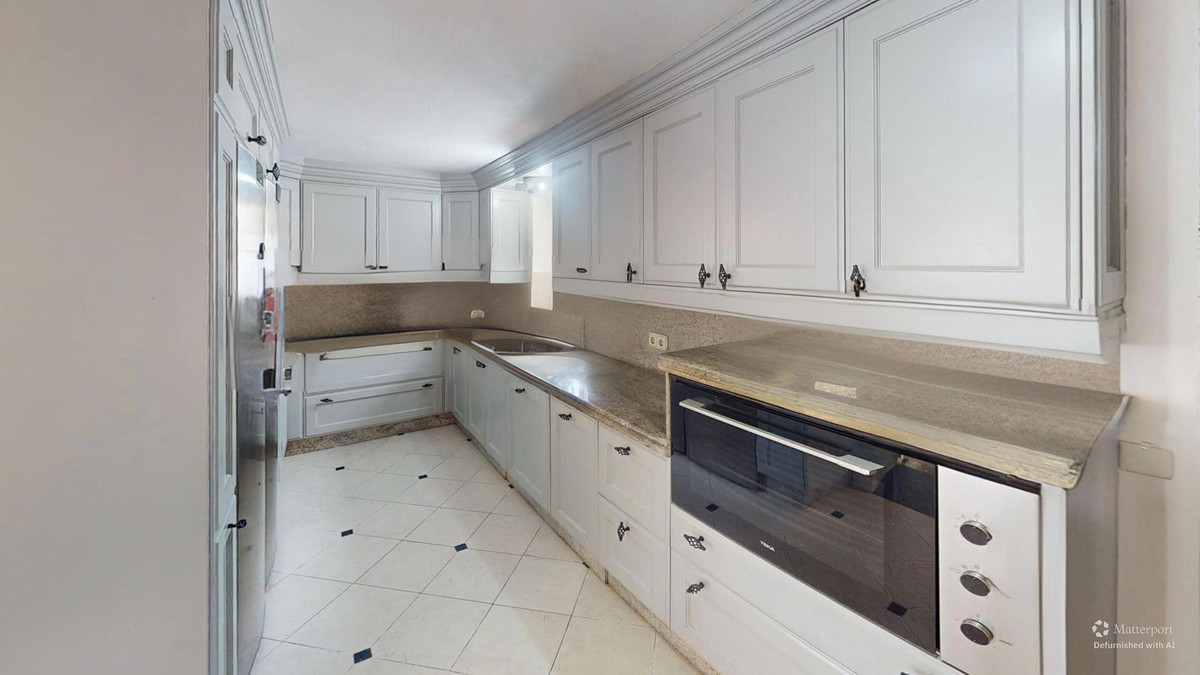 Se vende Villa - Chalet de 4 dormitorios en Costa Del Sol, Málaga, España