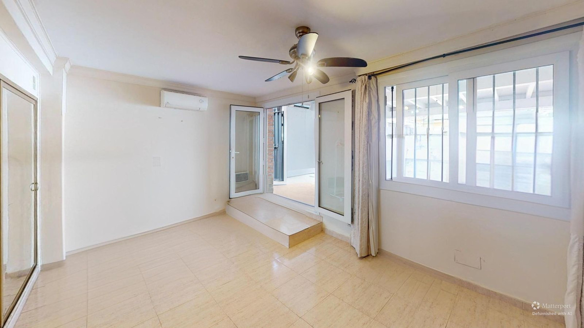 Se vende Villa - Chalet de 4 dormitorios en Costa Del Sol, Málaga, España