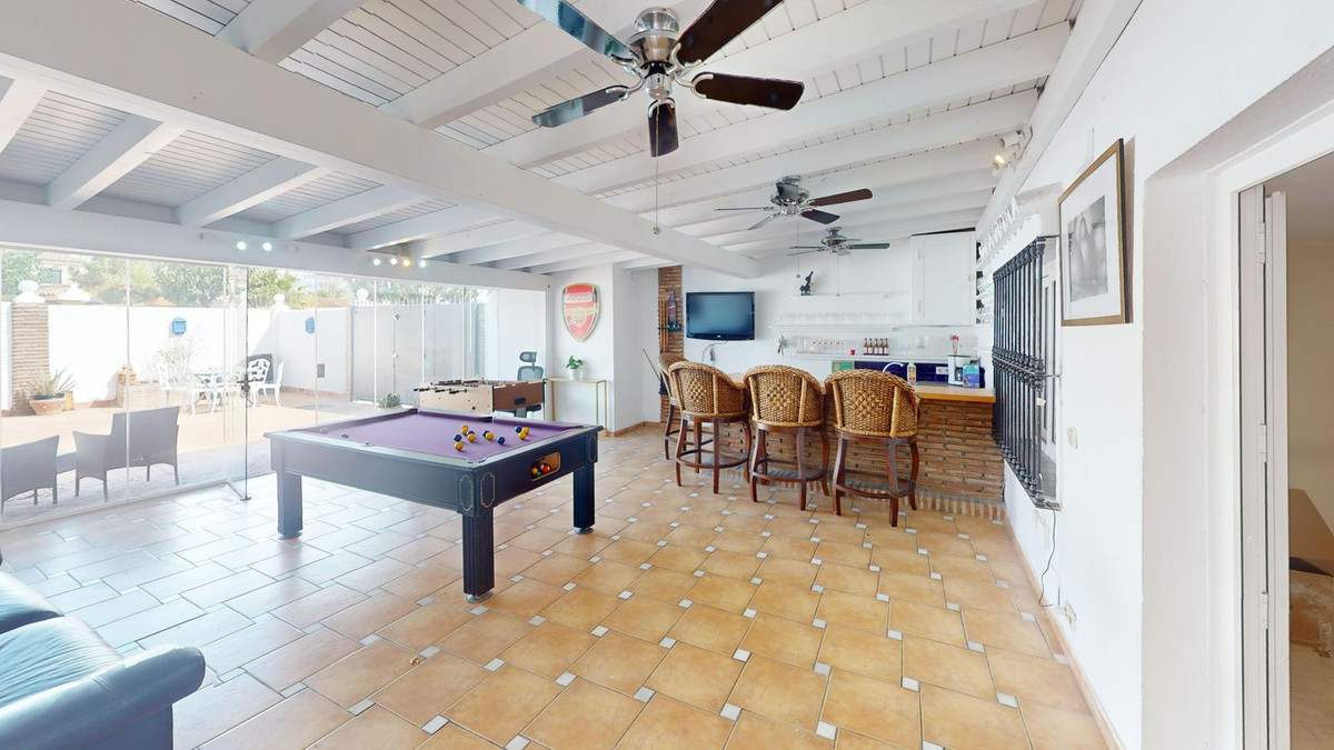 Se vende Villa - Chalet de 4 dormitorios en Costa Del Sol, Málaga, España