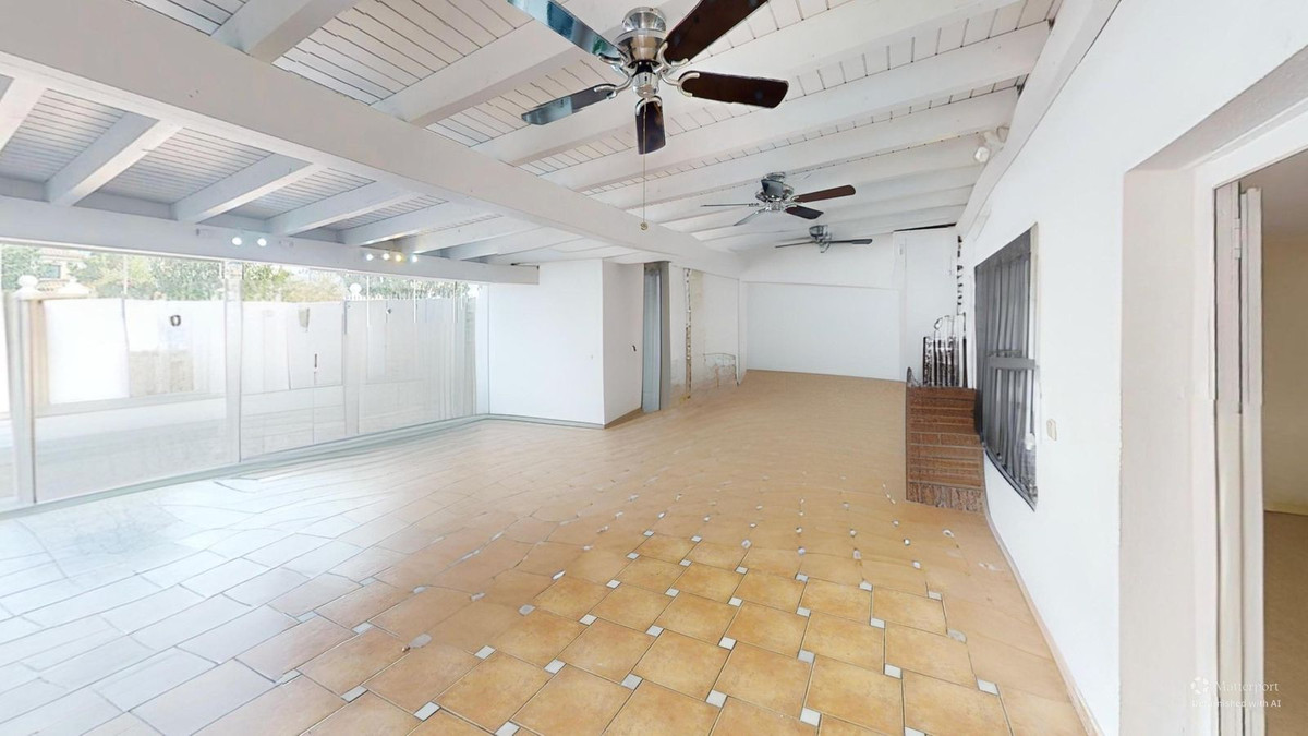 Se vende Villa - Chalet de 4 dormitorios en Costa Del Sol, Málaga, España