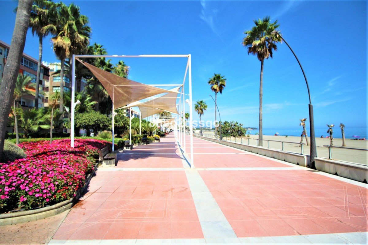 3 Bed Apartment for sale in Estepona Costa Del Sol, Málaga, Spain