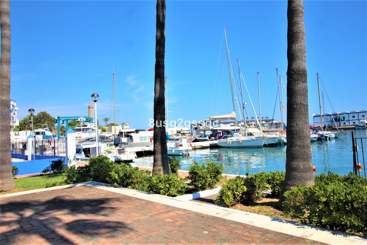 3 Bed Apartment for sale in Estepona Costa Del Sol, Málaga, Spain