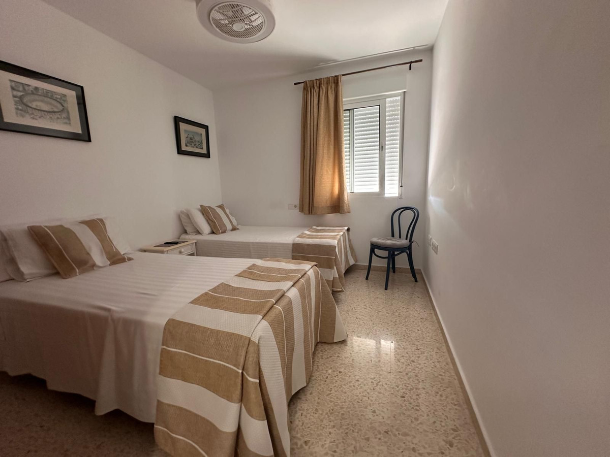 Se vende Apartamento Planta Media de 4 dormitorios en Málaga Ciudad, Málaga, España