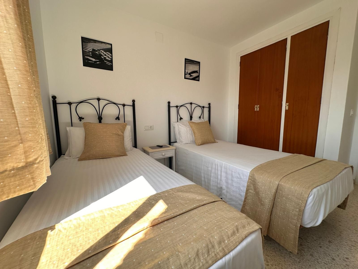 Se vende Apartamento Planta Media de 4 dormitorios en Málaga Ciudad, Málaga, España