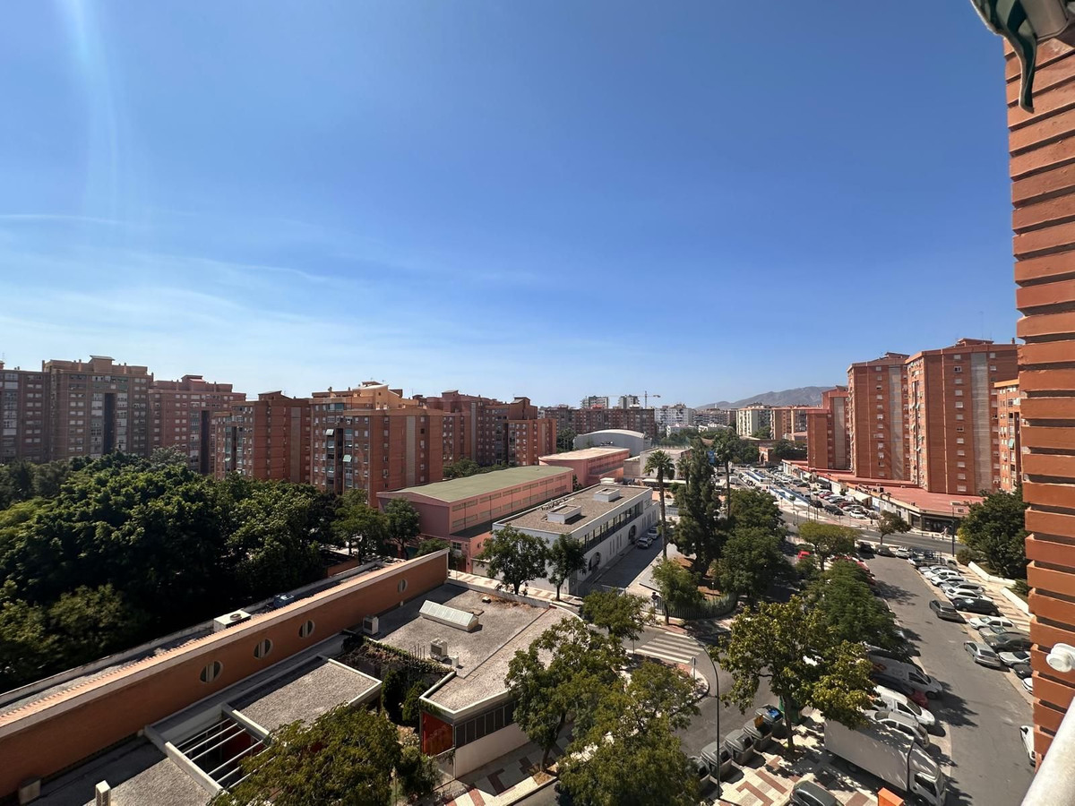 Se vende Apartamento Planta Media de 4 dormitorios en Málaga Ciudad, Málaga, España