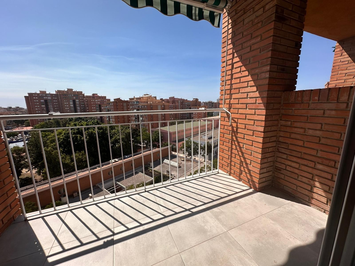 Se vende Apartamento Planta Media de 4 dormitorios en Málaga Ciudad, Málaga, España